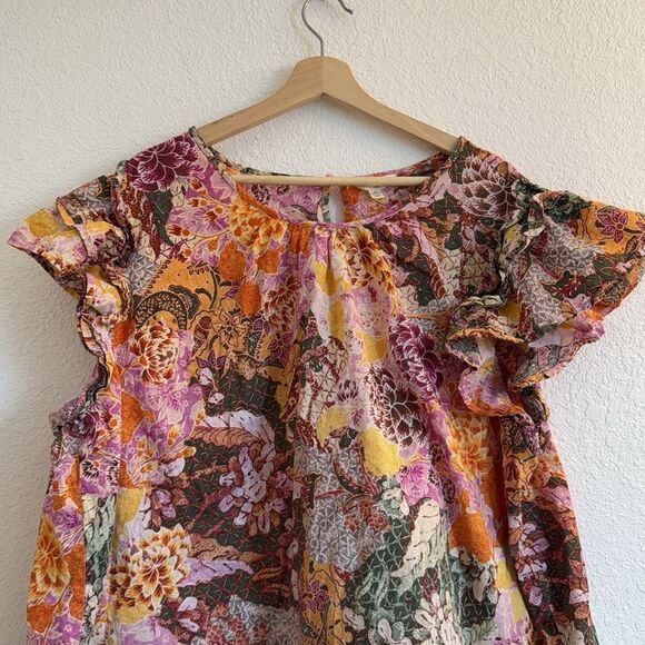 Flutter Sleeve floral blouse - Picture 2 of 5